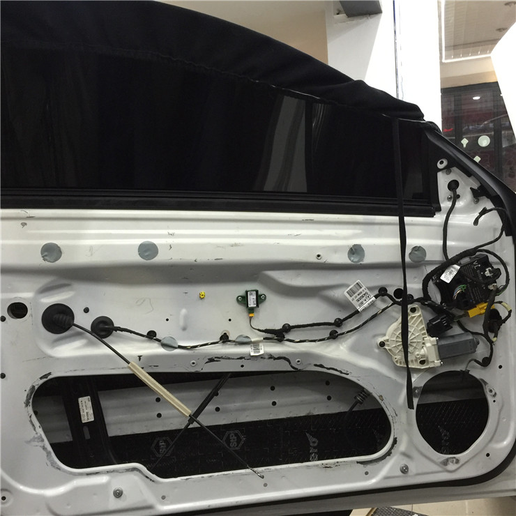 奔馳E200升級(jí)汽車音響，改裝伊頓 RSE160套裝喇叭  上海音豪